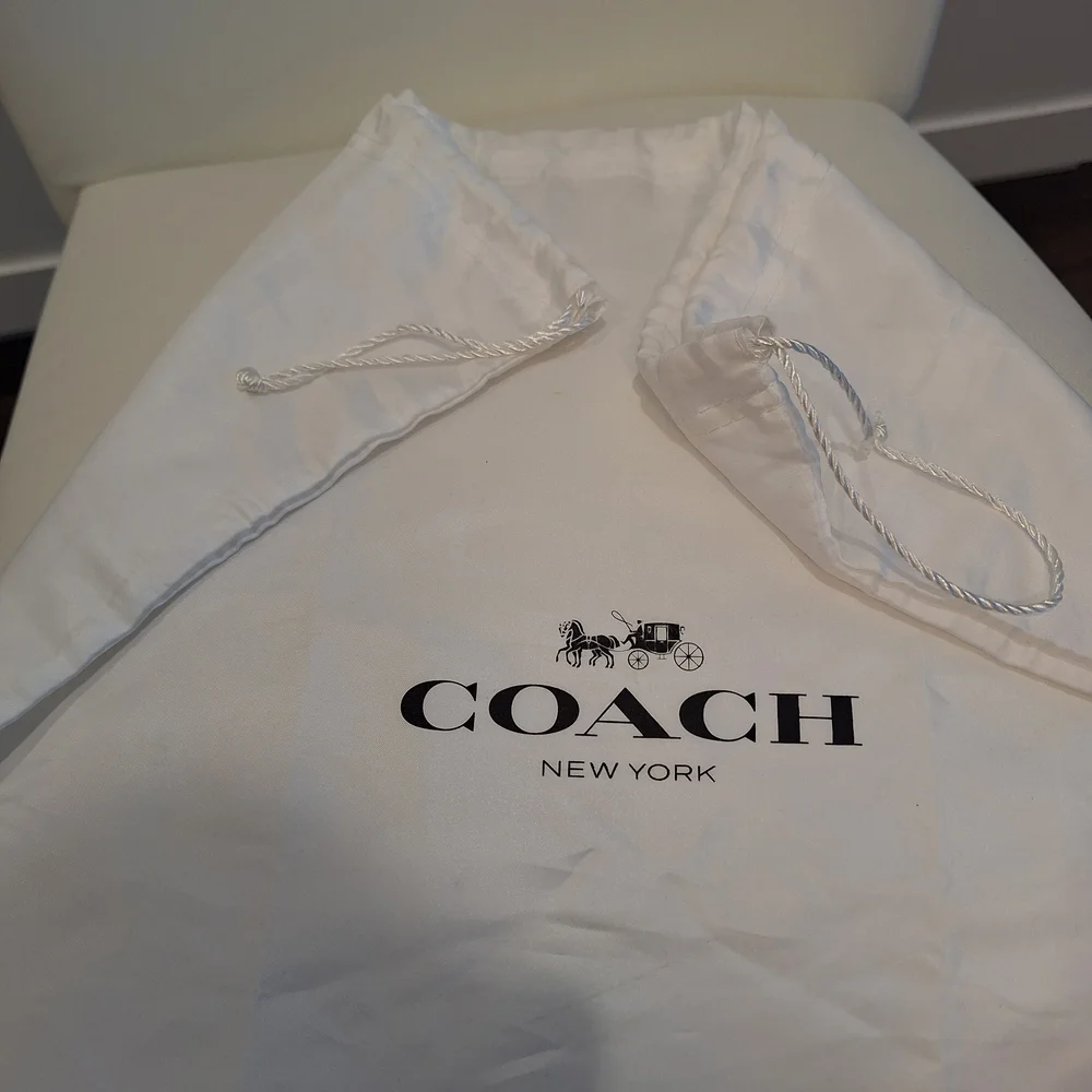 EUC Coach Plum Floral Edie Pebbled Leather Bag w/ Dust Bag (Gold Key Chain) - Picture 6 of 6